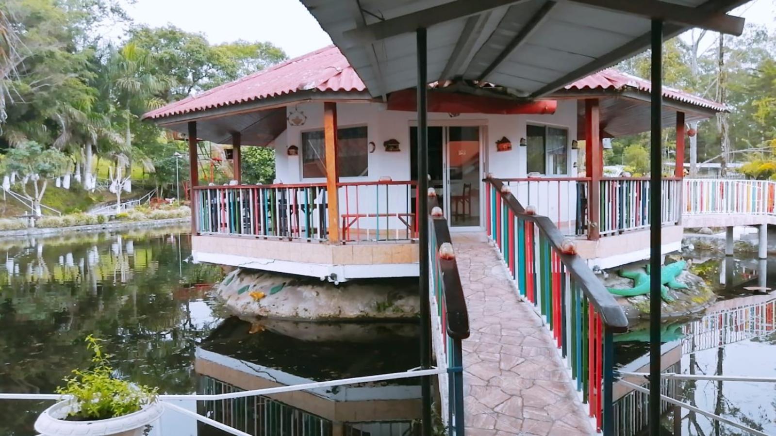 Cabanas Mountain River Lake Inn Nueva California Exterior photo